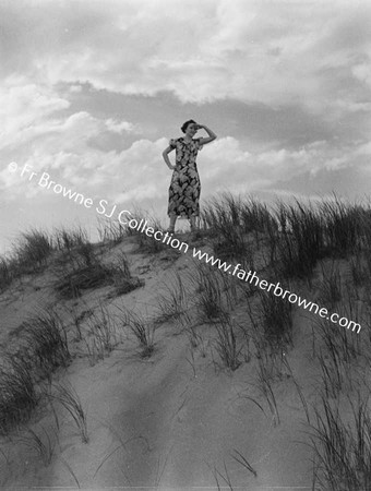 ON THE DUNES -LADY